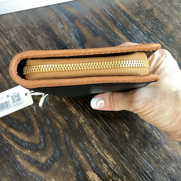 Hammitt Bryant Black and Brown Colorblock Leathers Wallet - Picture 5 of 16